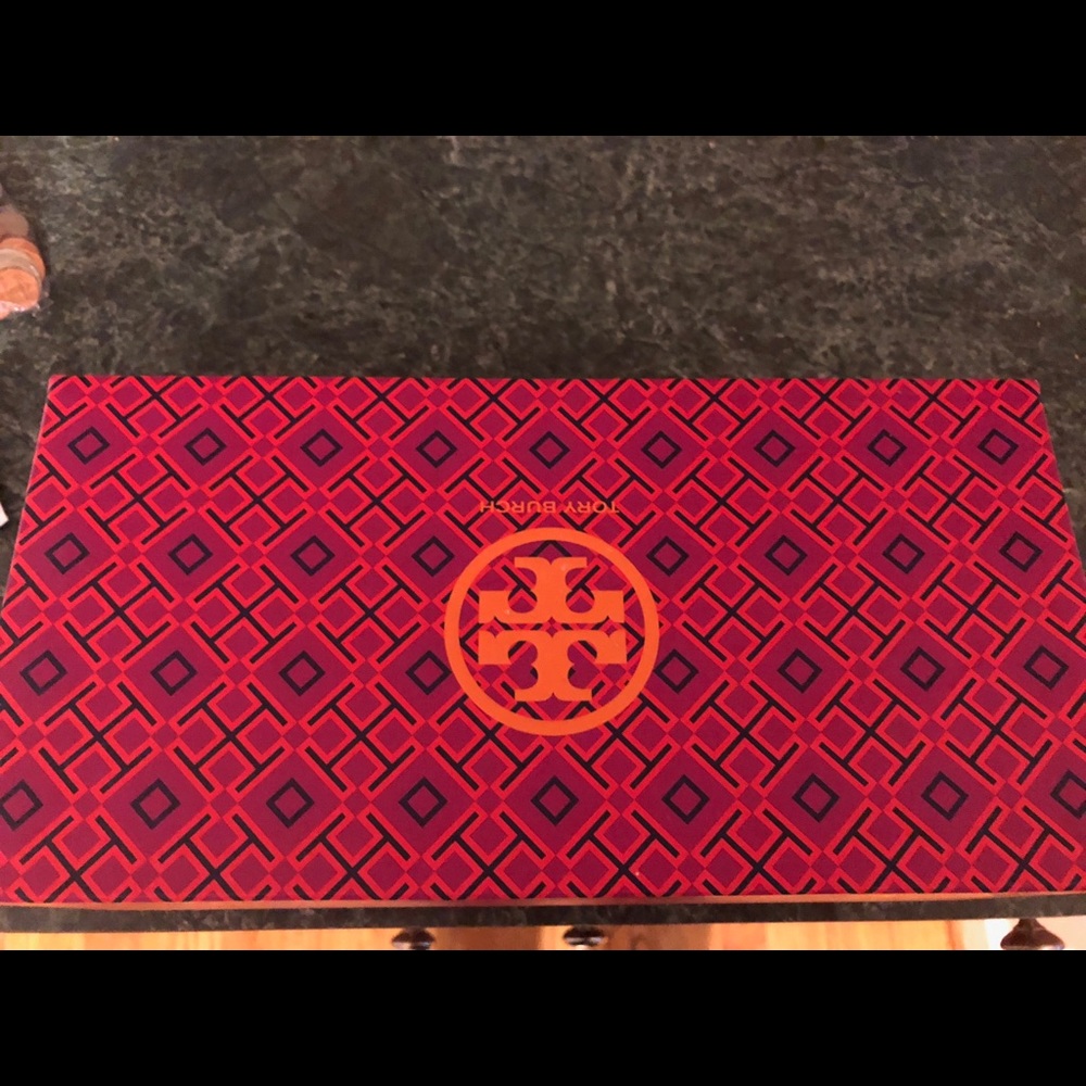 Tory Burch shoe box